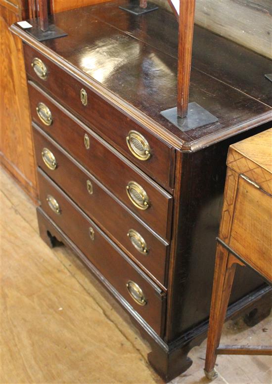 Small pine Georgian 4-drawer chest of drawers